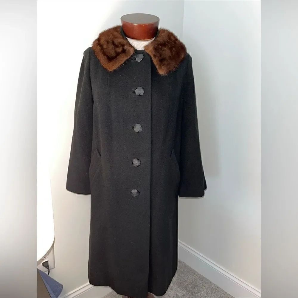 VINTAGE Black Cashmere Fur collar Pioneer Coat Co. for Hudson Belk Retro 60’s M